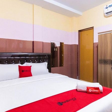 Reddoorz Plus @ Jalan Gatot Subroto Medan Sunggal Eksteriør billede