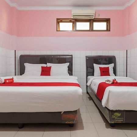 Reddoorz Plus @ Jalan Gatot Subroto Medan Sunggal Eksteriør billede