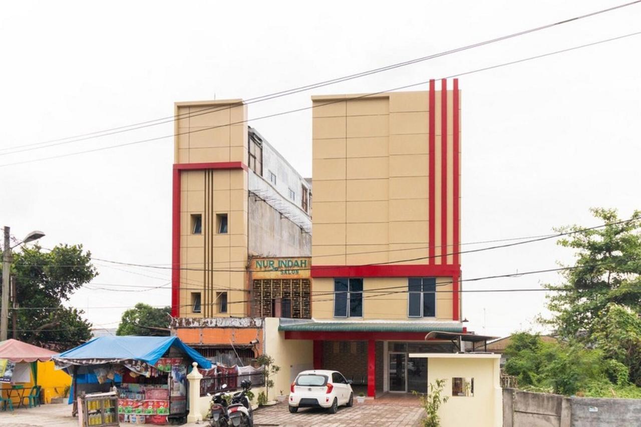 Reddoorz Plus @ Jalan Gatot Subroto Medan Sunggal Eksteriør billede