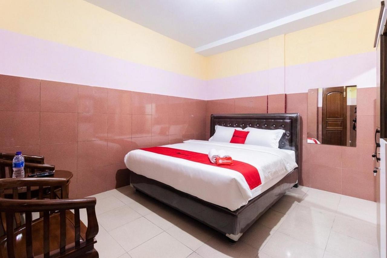 Reddoorz Plus @ Jalan Gatot Subroto Medan Sunggal Eksteriør billede