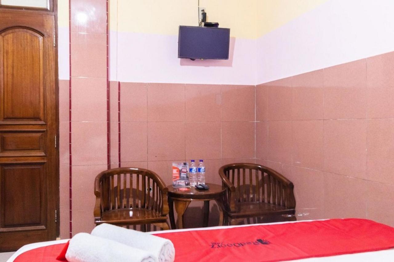 Reddoorz Plus @ Jalan Gatot Subroto Medan Sunggal Eksteriør billede