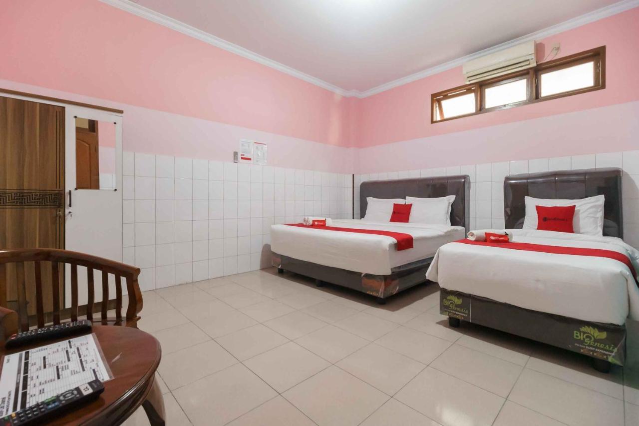 Reddoorz Plus @ Jalan Gatot Subroto Medan Sunggal Eksteriør billede